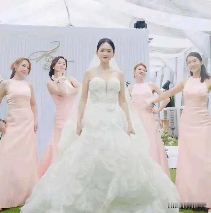 45岁陈乔恩和36岁艾伦大婚，
谢娜送上66666.00元贺礼，
明道等众明星也