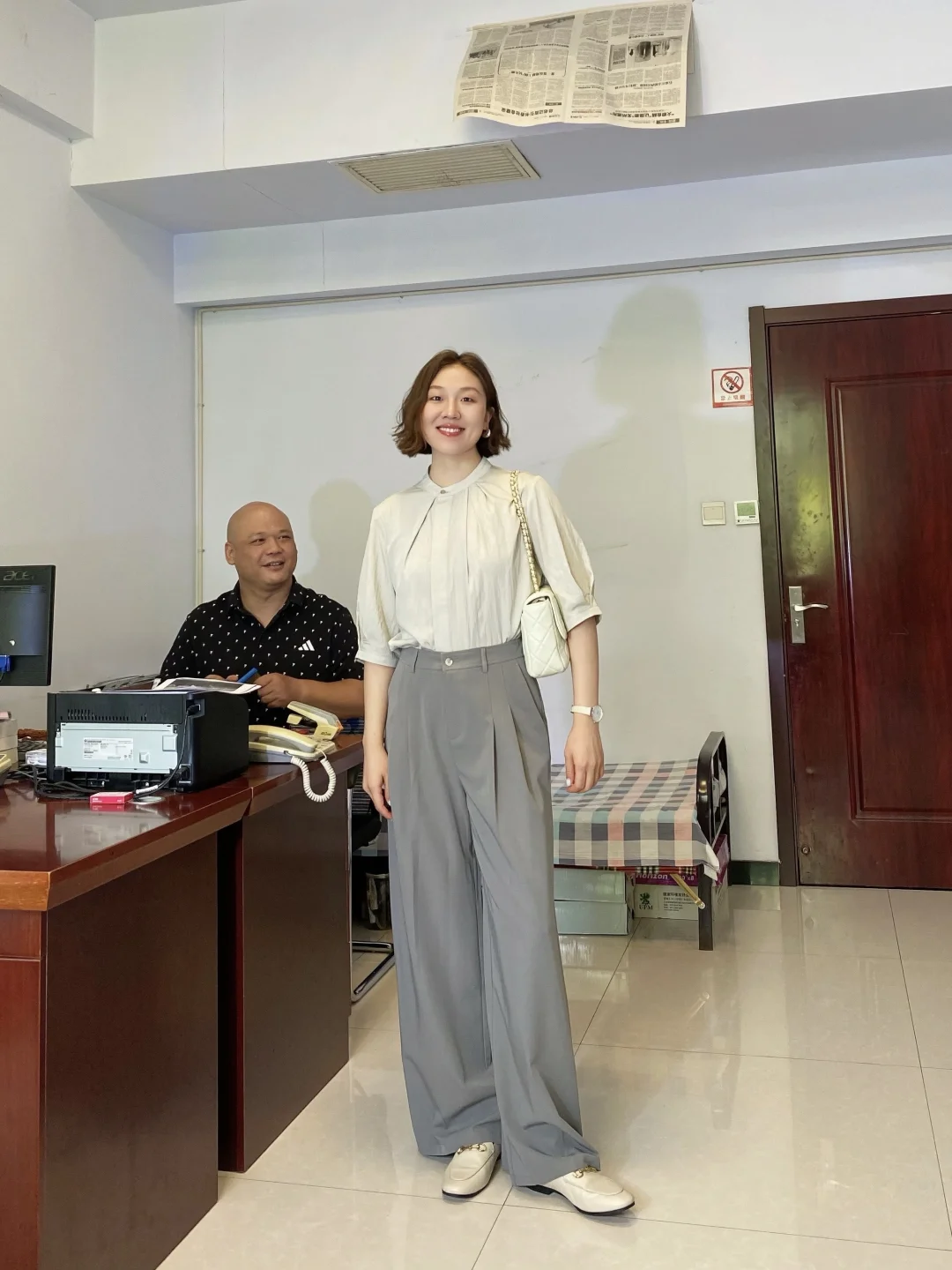 该干练的场合，穿的一点不含糊💼