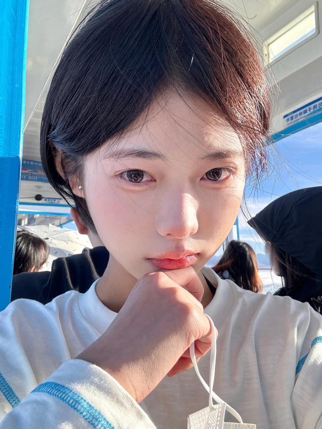 有时候往天上一看 和17岁的没区别