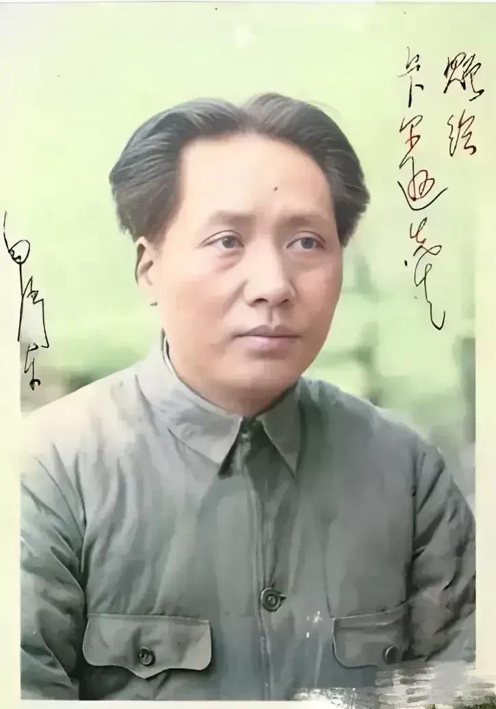 罕见！毛主席延安时期拍摄的这张照片近日面世，极为罕见！据了解，照片拍摄于1938
