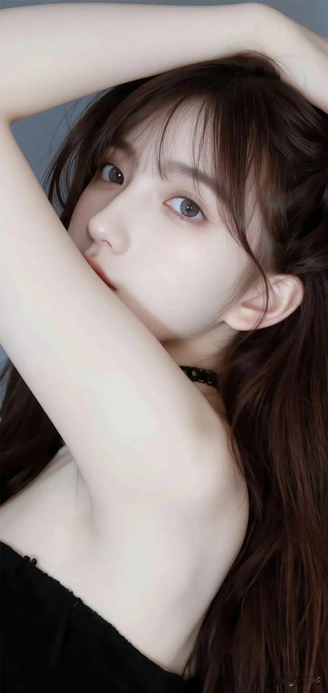 你知道吗？
能打动人的，
从来不是花言巧语，
而是恰到好处的温柔，
以及真挚的内