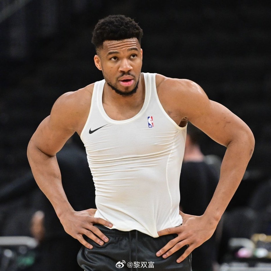 字母哥说他健康但球队不让他出场，联盟开始调查，据Shams得到的消息，雄鹿跟联盟