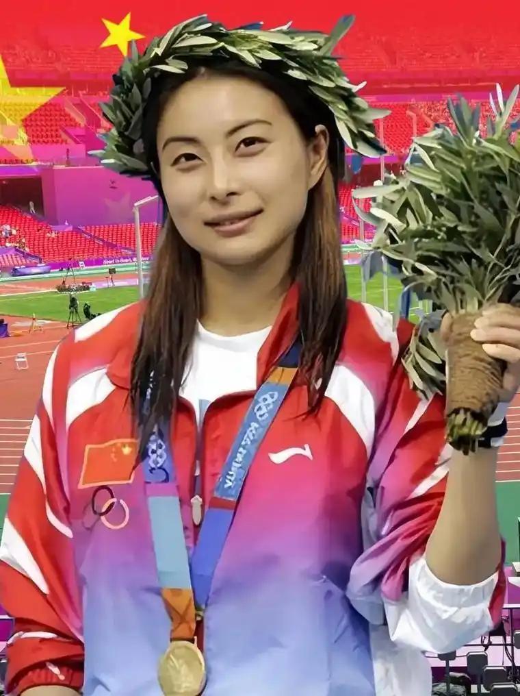 从跳水皇后到全能榜样，郭晶晶的忙碌，才是真正的豪门风骨

提起郭晶晶，很多人第一