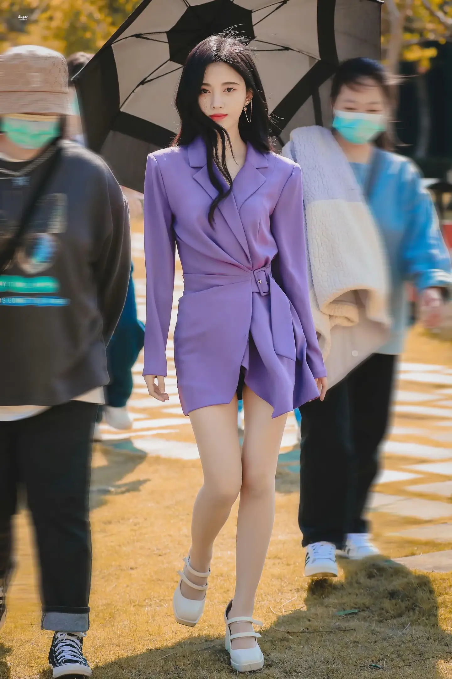 妹妹说紫色很有韵味。阿黛