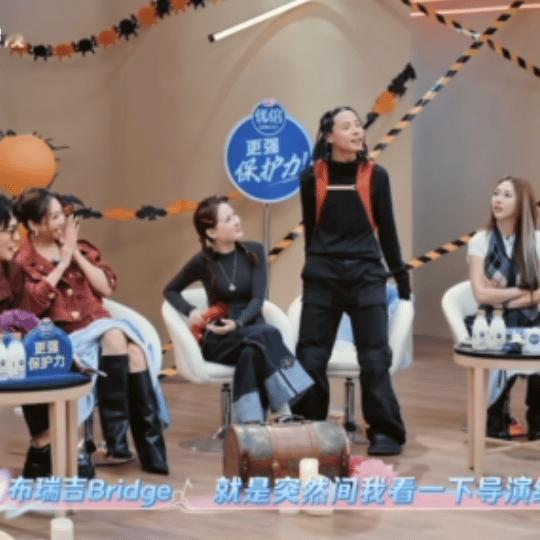 布瑞吉这哪是任务这是奖励 导演组这任务简直是精准投喂！让布瑞吉亲吻老婆五次，分明