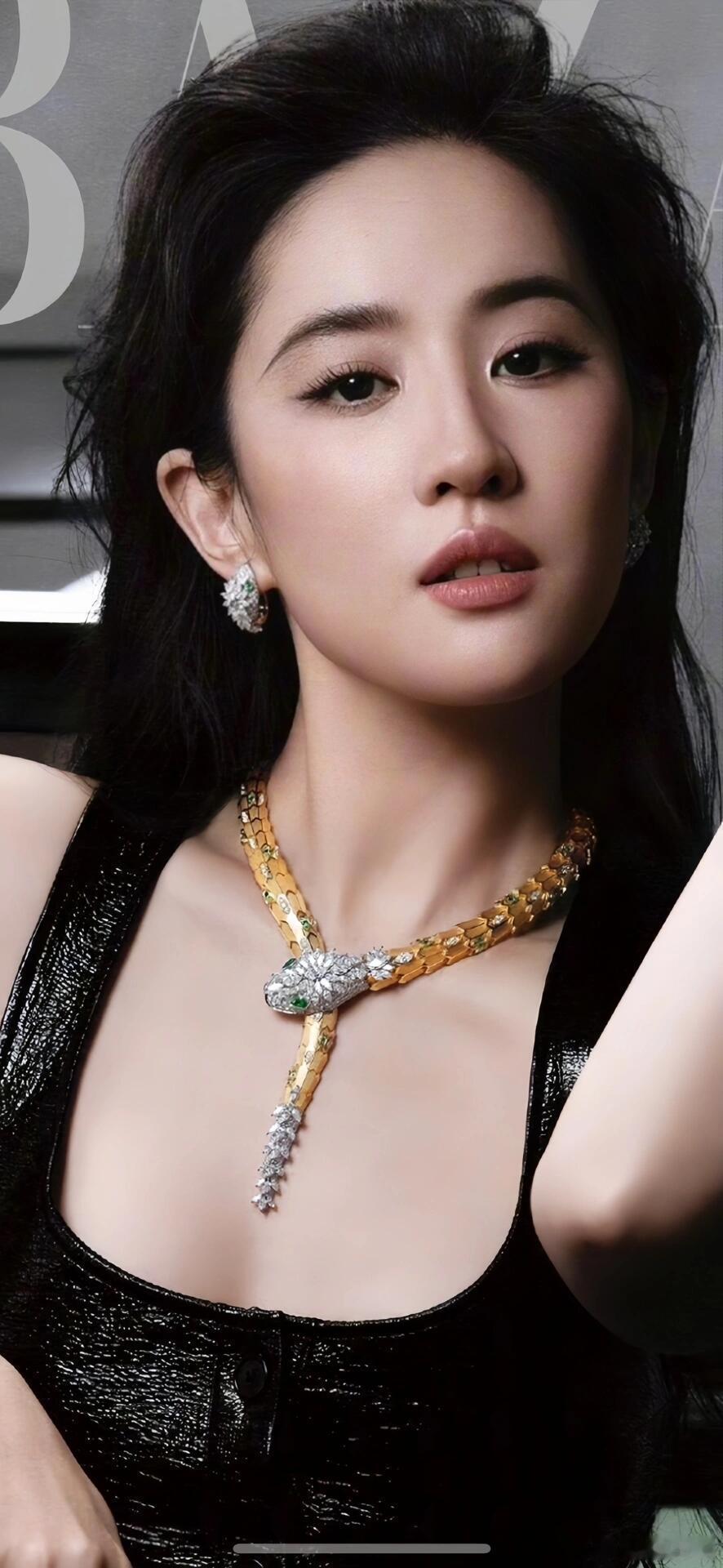 刘亦菲说千万不要神化任何人 “千万不要神化任何人 我也不需要什么枷锁— 刘亦菲[