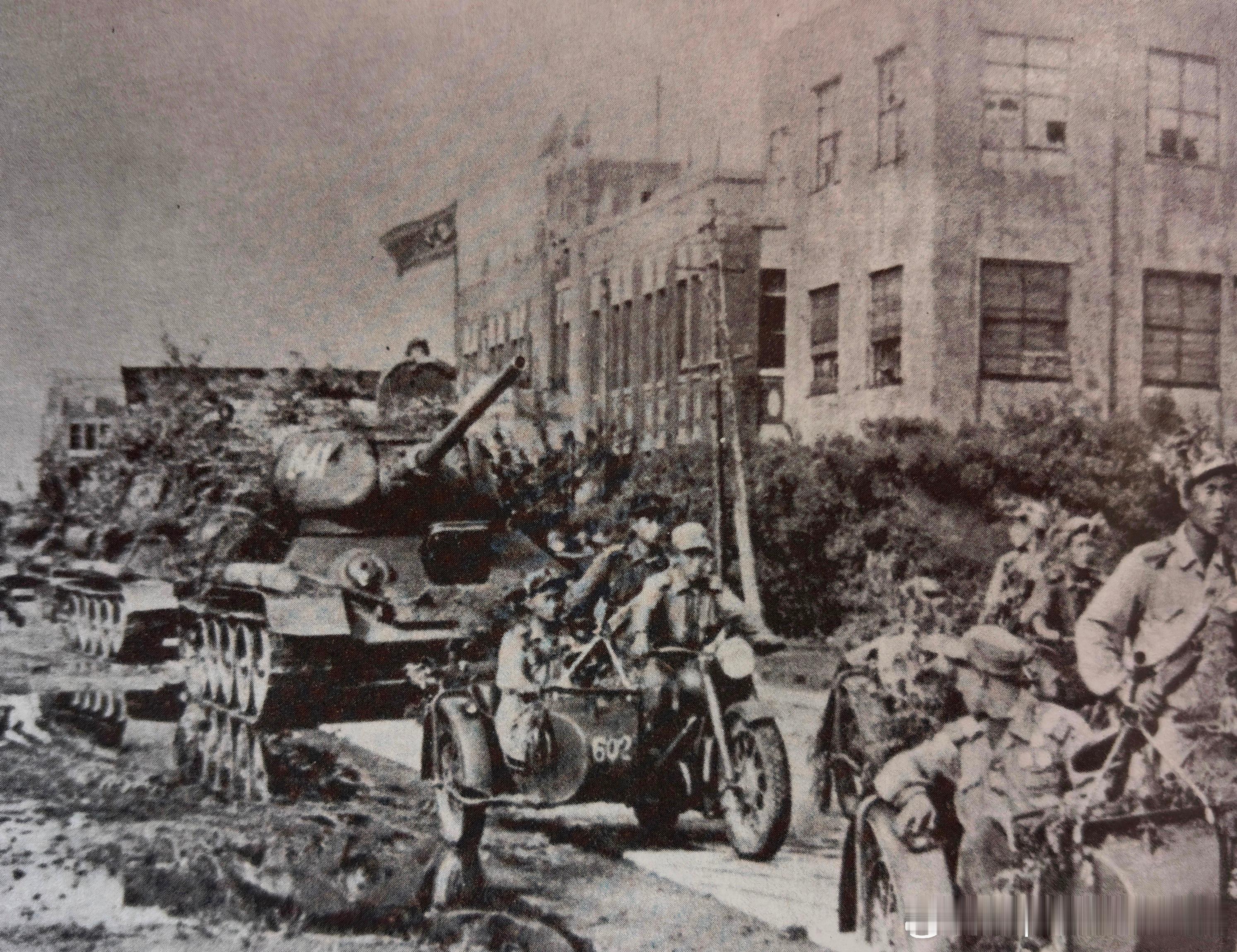 1950年7月20日朝鲜人民军步兵第3师步兵坦克分队进入Daejeon大田军事历