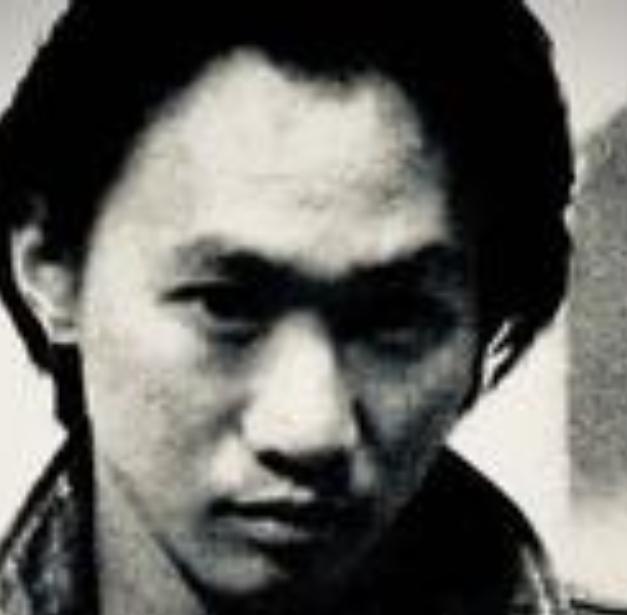 1993年6月30日，黄家驹因意外从日本东京的舞台坠落，不幸离世，生命永远定格在
