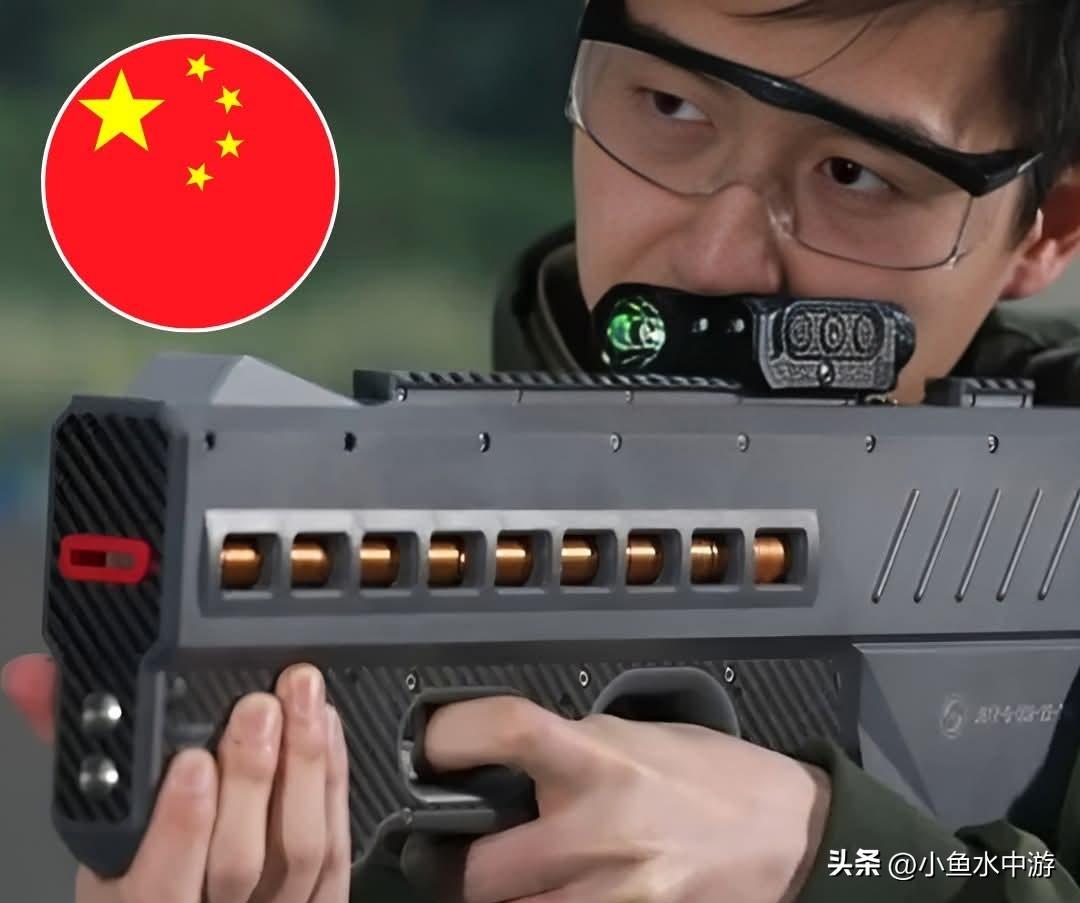 中国军方科学家宣布取得一项重大技术突破——成功研发出全球射速最快的电磁线圈炮，射