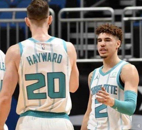 NBA常规赛：热火VS黄蜂篮球           热火上一场在一度落后16分的