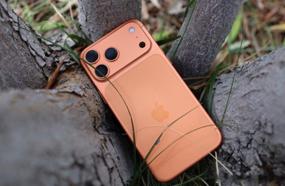 【iPhone18首发自研基带C2】据媒体报道，苹果明年推出的自研基带C2将采用