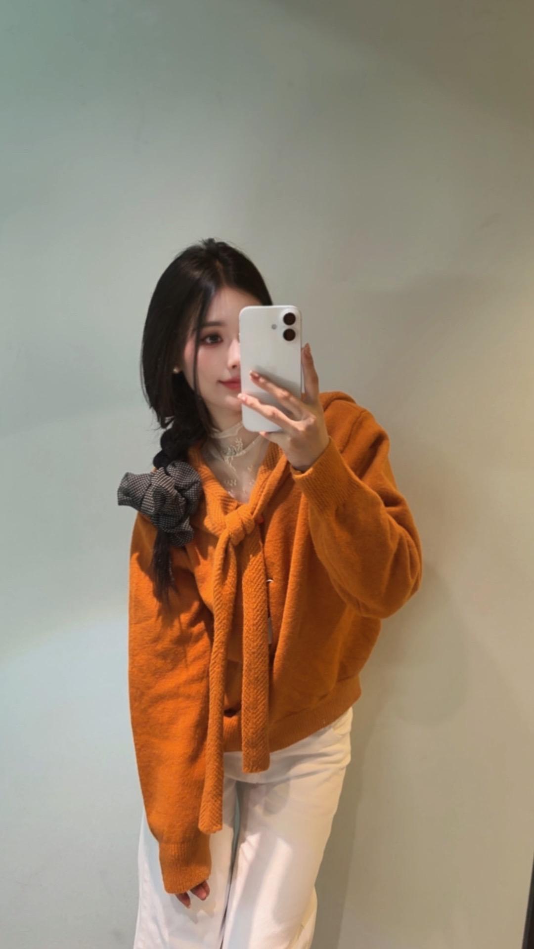 今日系ootd 今天穿这样 秋天的颜色 海军领毛衣 小个子裤子白色
