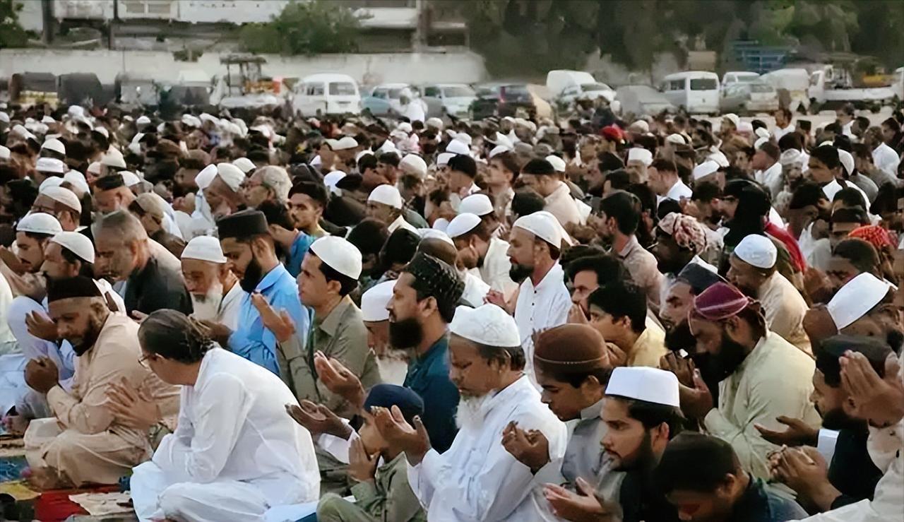 六天临时停火刚到点，巴阿边境的和平瞬间碎了，3月23日午夜，巴阿双方为开斋节达成