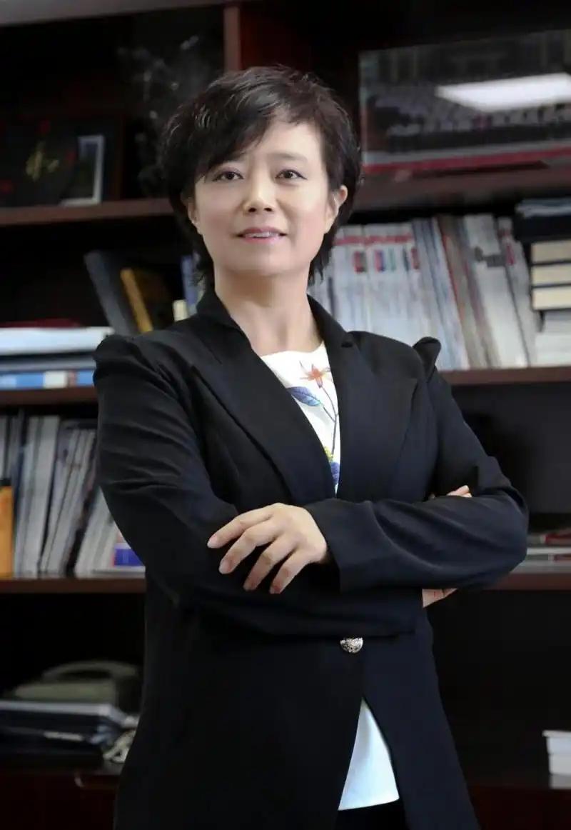 比亚迪执行副总裁：燃油车在中国已无未来，闪充技术普及是底气，透露明年将推出搭载固