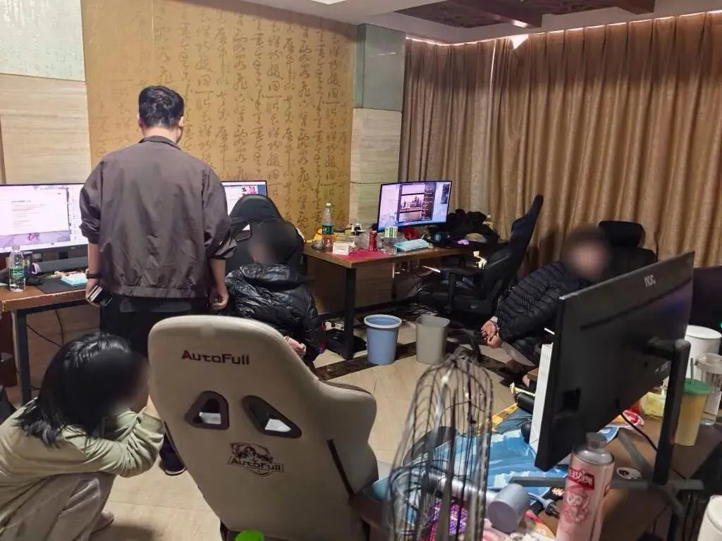 桐乡公安近日成功破获一起跨全国特大侵犯游戏著作权案。犯罪团伙通过技术手段伪造购买