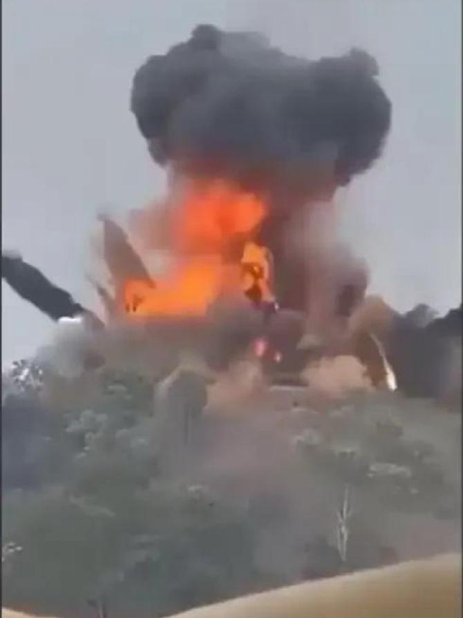 柬埔寨和泰国打的热火朝天，原以为绝对优势下，又没有美国的调停，洪森很快就要哭了，