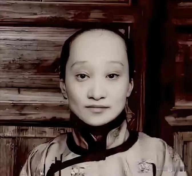 朱安的悲剧，不但是时代造成的，其中也有她性格的部分因素，因为你说她是一个旧时代女
