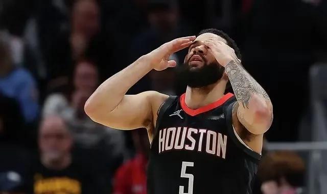 火箭噩耗！范弗利特突遭伤病，恐下赛季报销，杜兰特夺冠希望渺茫！

据爆料，获奖后