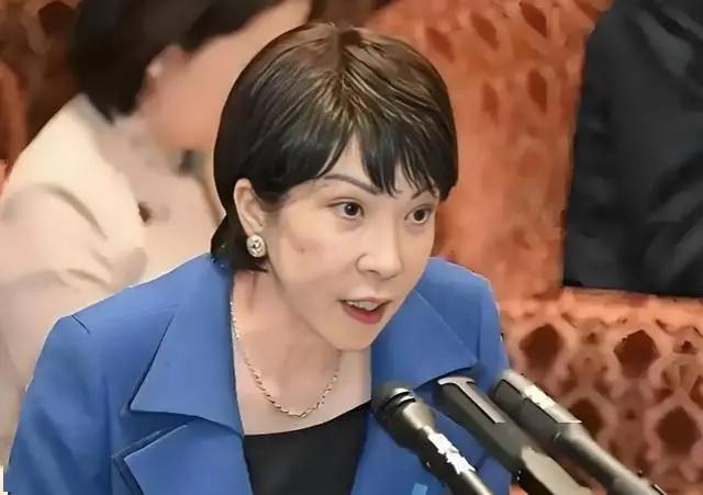 法媒感到非常惊讶！法媒称，中国官媒竟然以破口大骂的方式赤膊上阵，大骂日本首相高市