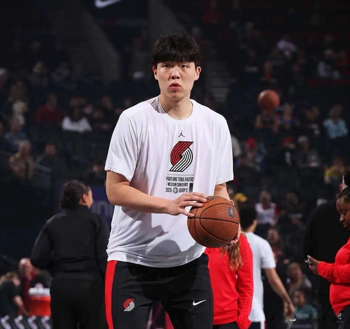 小杨场均14.5+11后被召回！对阵太阳应该能出场了吧

小杨下放发展联盟两场比