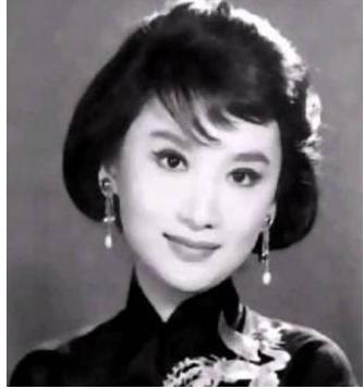 1912年，50岁的曹锟，迎娶20岁的富家千金陈寒蕊。新婚夜，一番温存过后，曹锟