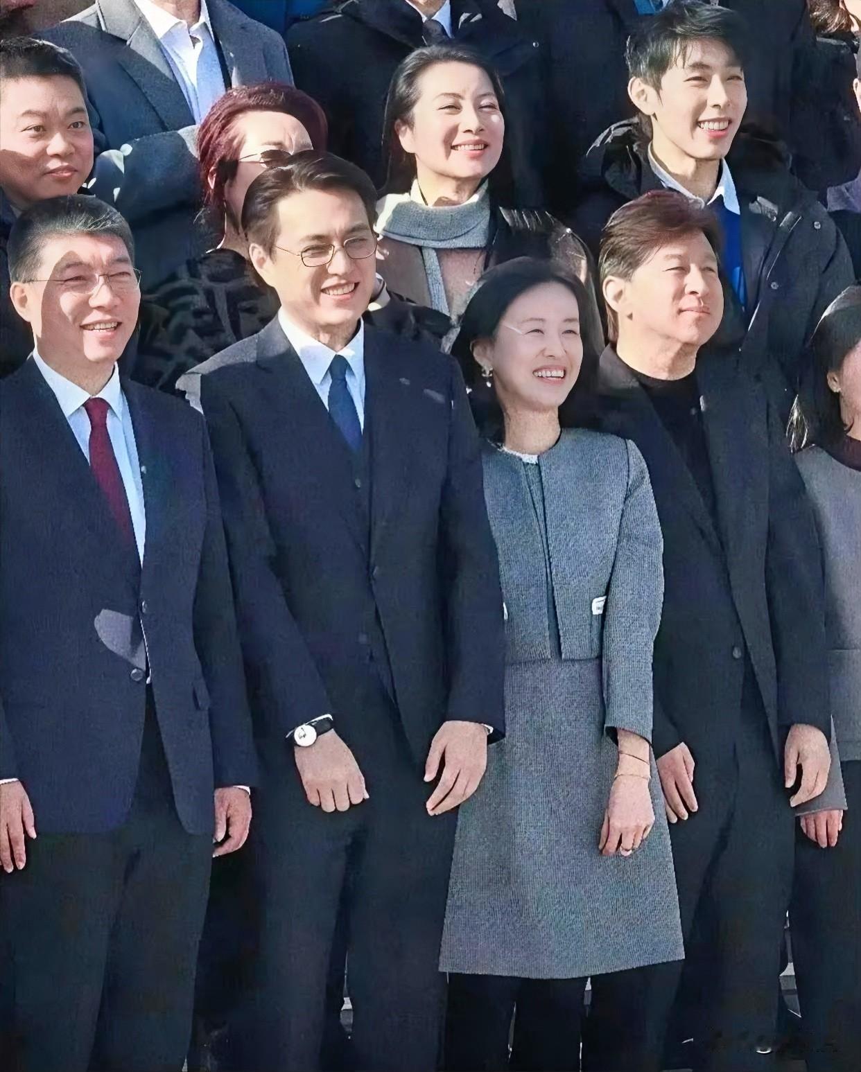 全天下我最羡慕的男人，当属靳东

倒不是因为他有钱、名气大，而是他活得太清醒了！