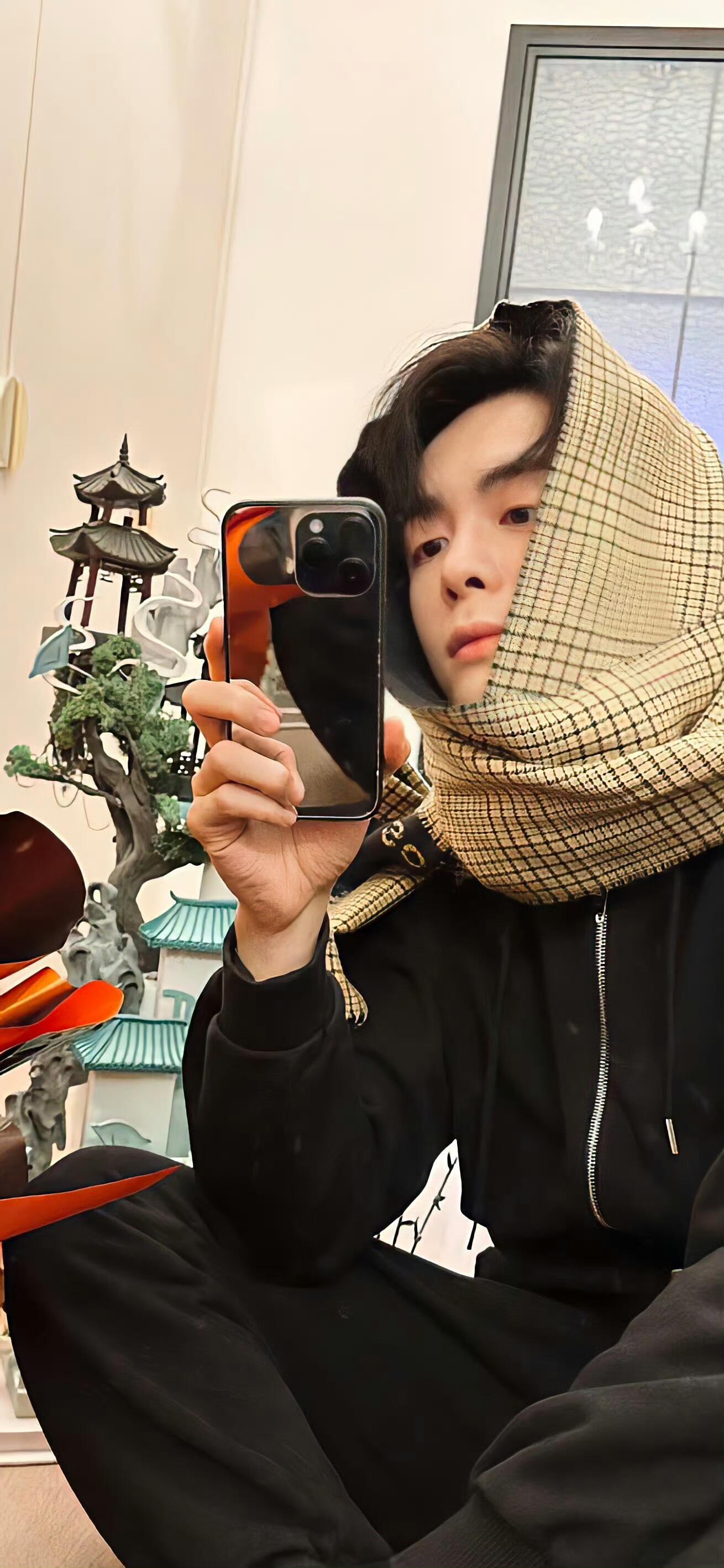 曾舜晞这次点天灯用的陈伟霆的钱陈伟霆点天灯点到了自己你好星期六 整场拍卖氛围感直