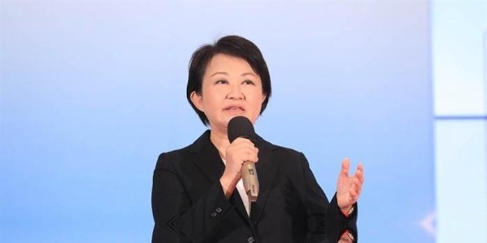 卢秀燕上蹿下跳的行为也该差不多了！国台办点名警告谷立言，而跟谷立言多次高调互动的