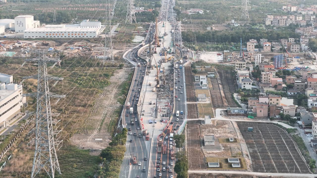 实拍南沙大道 好好的路不知道又在挖什么，开始一路堵到怀疑人生