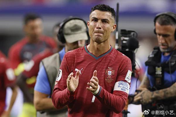 c罗哭了2026美加墨世界杯1/8决赛是C罗确认的最后一届世界杯，葡萄牙补时被西
