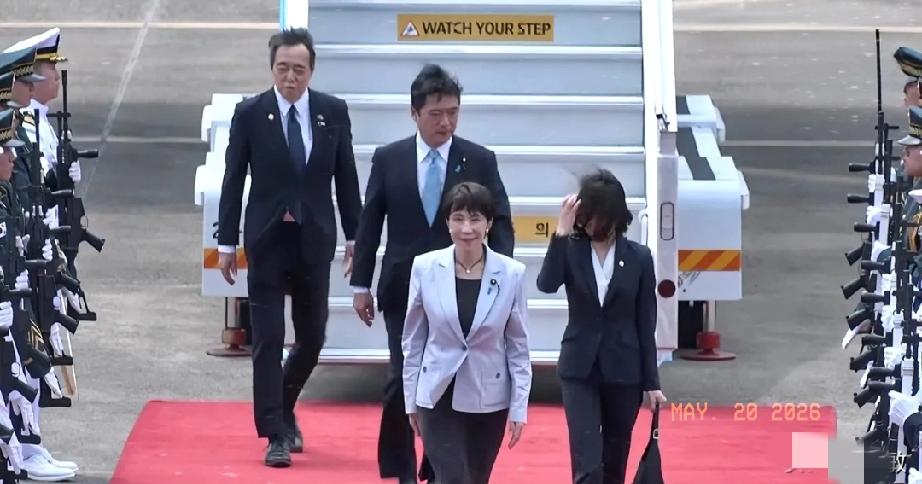 降级接待，日本心里彻底凉透

5月19号，日本首相高市早苗动身前往韩国，这一趟出