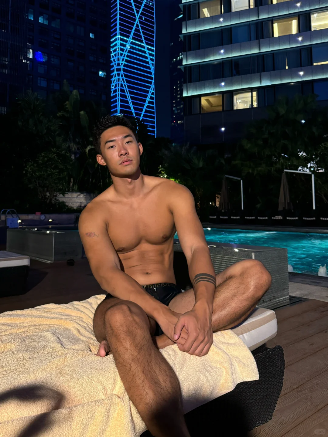 一起在星夜游个泳
