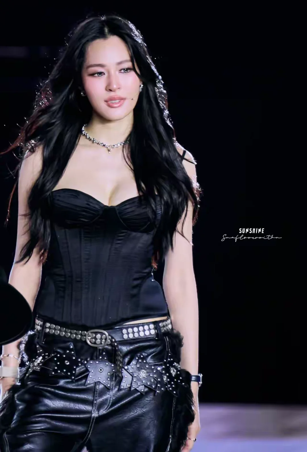 邝玲玲（Sirilak Kwong），她是泰国的华裔女演员、模特，也是...