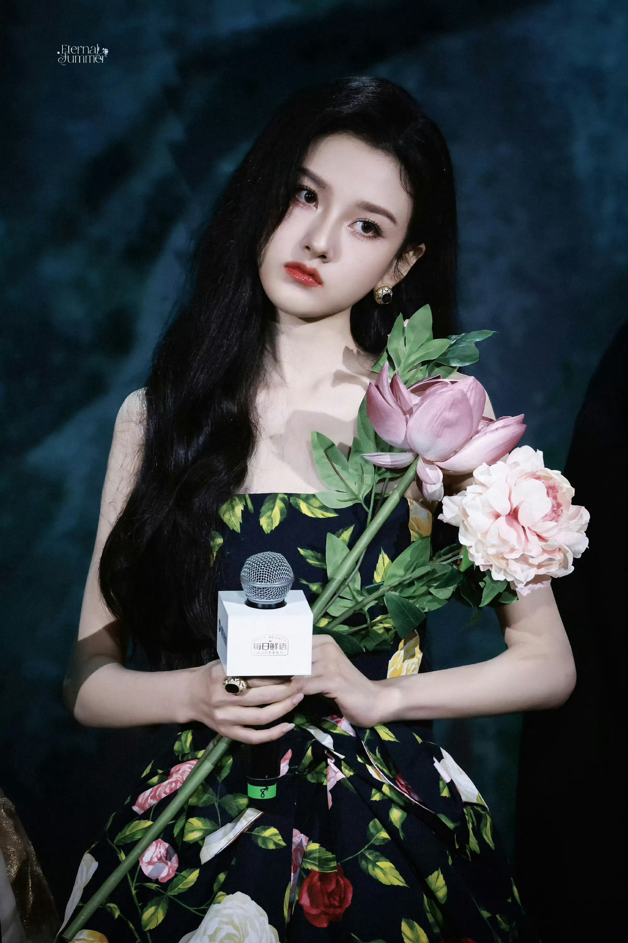 宋祖儿第二套高定宋祖儿很美啊很美啊 ​​​