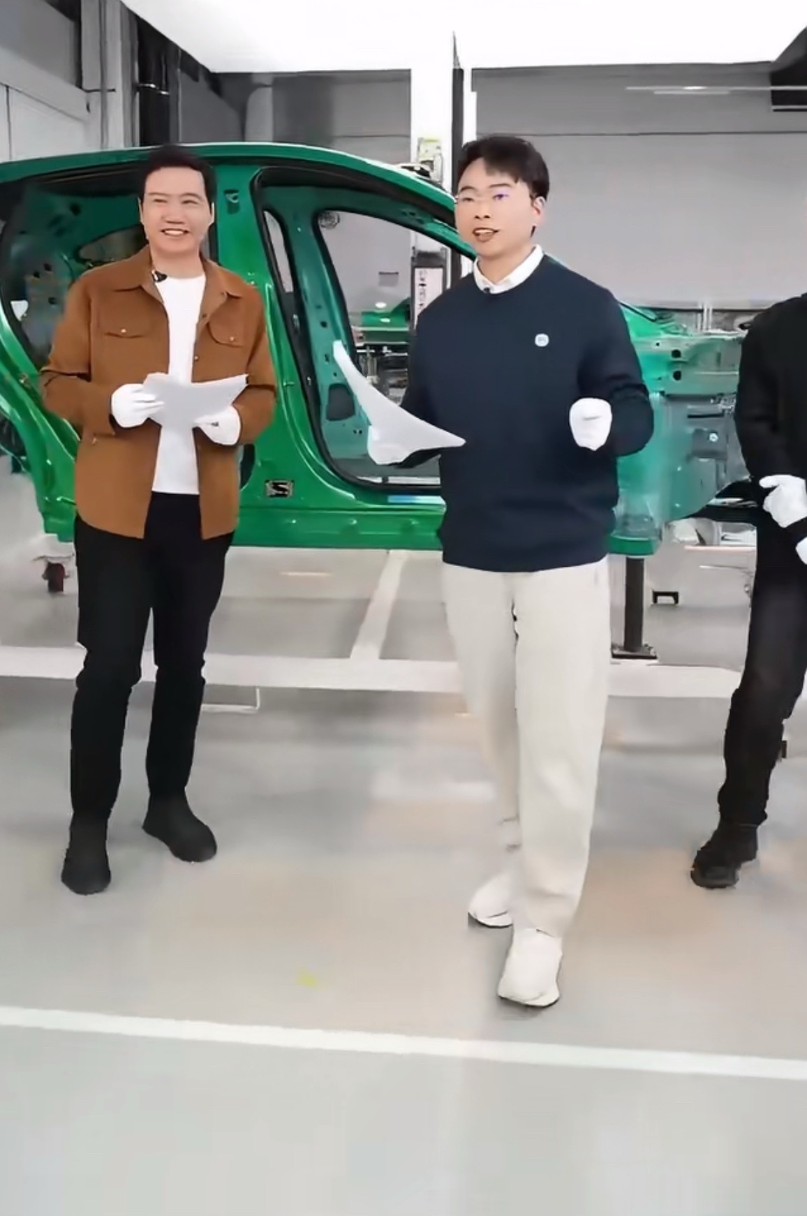 看不懂为啥要非要泼脏水，2200Mpa超强钢就是最先用在YU7上的，每年小米大手