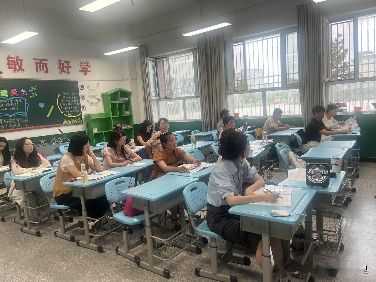 我为什么这几天都没有发头条了，因为我们开学了，教职工大会、教研组会、毕业班年级会