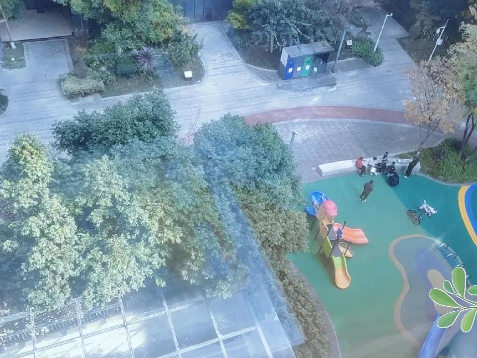 晒图笔记大赛惬意的小区，悠闲自在。