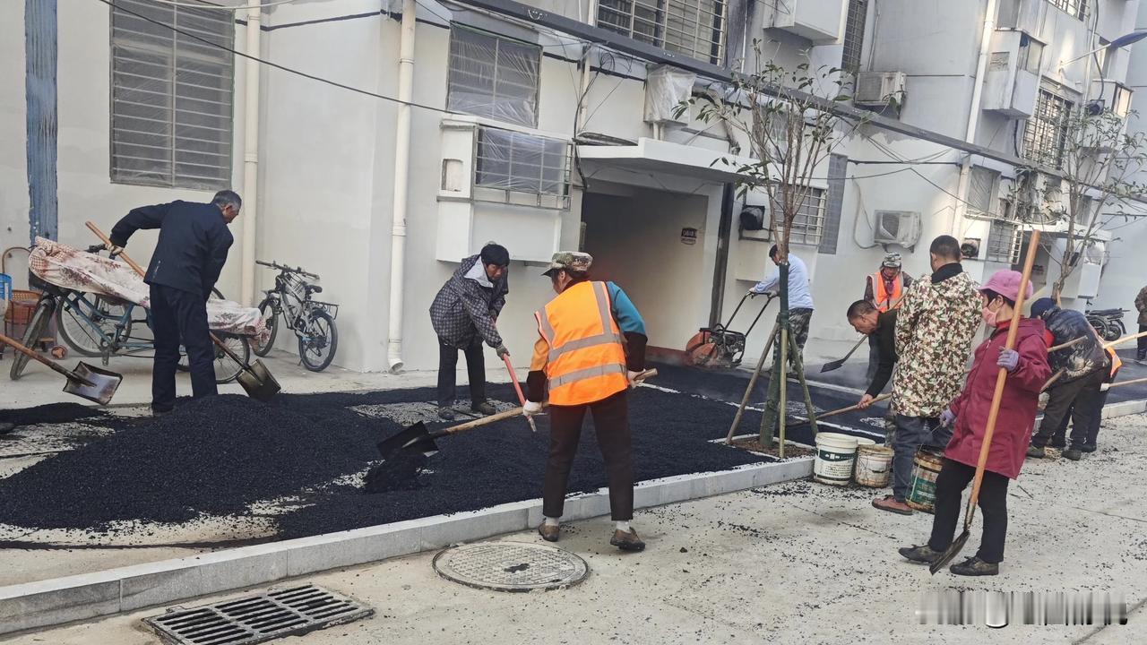 上句:过春节，讨婆娘，喜上眉梢
下句:迎新年，娶媳妇，乐在心中
        