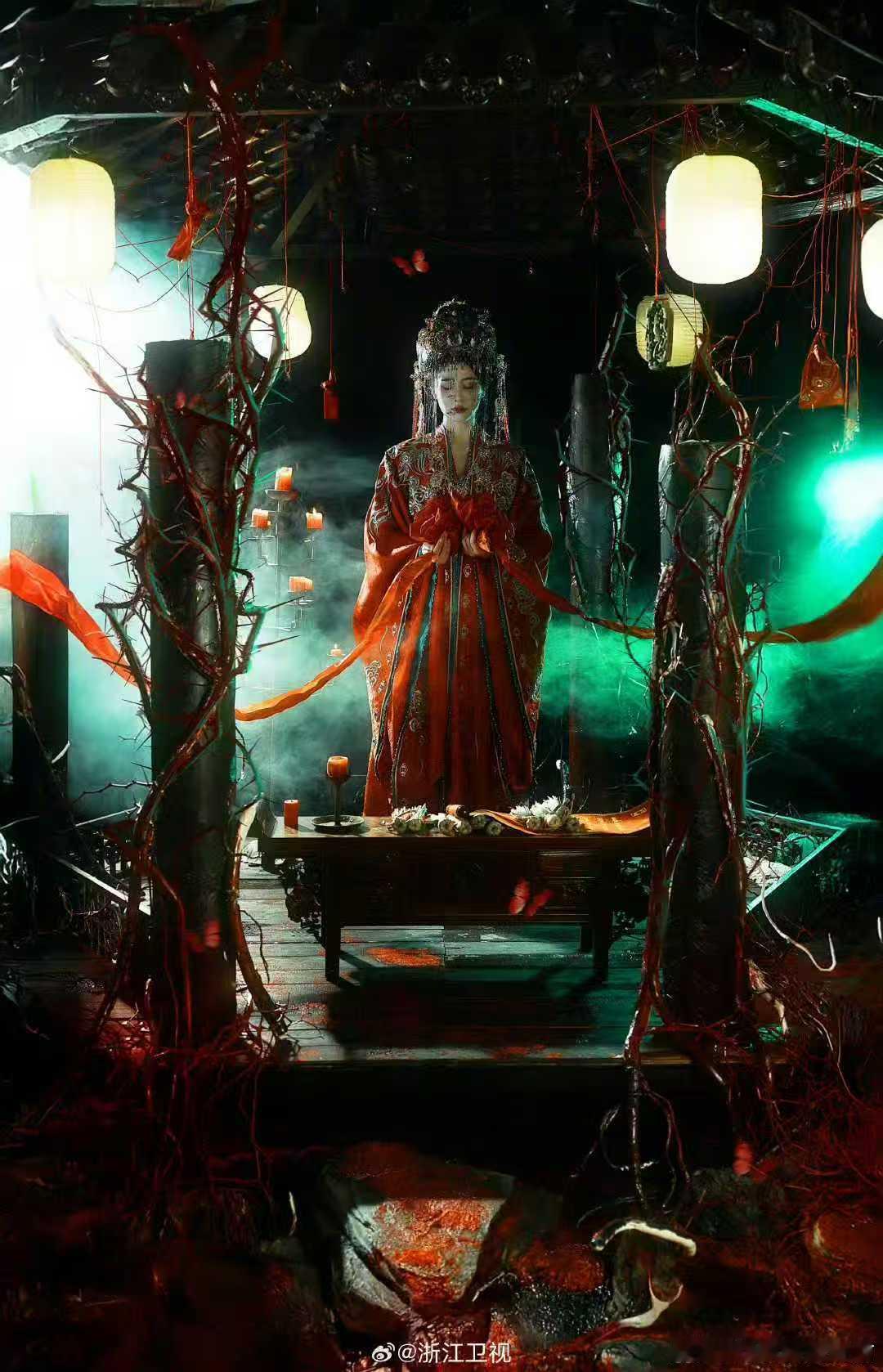 浙江卫视力挺白鹿唐宫奇案明晚👖重磅开启！白鹿饰演的李佩仪智勇双全，于华丽唐宫中