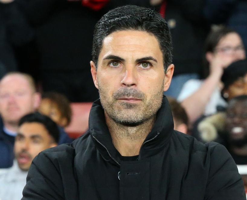 前热刺中场球员奥哈拉在节目中，与一名阿森纳球迷连线，讨论了枪手本赛季的表现，并指