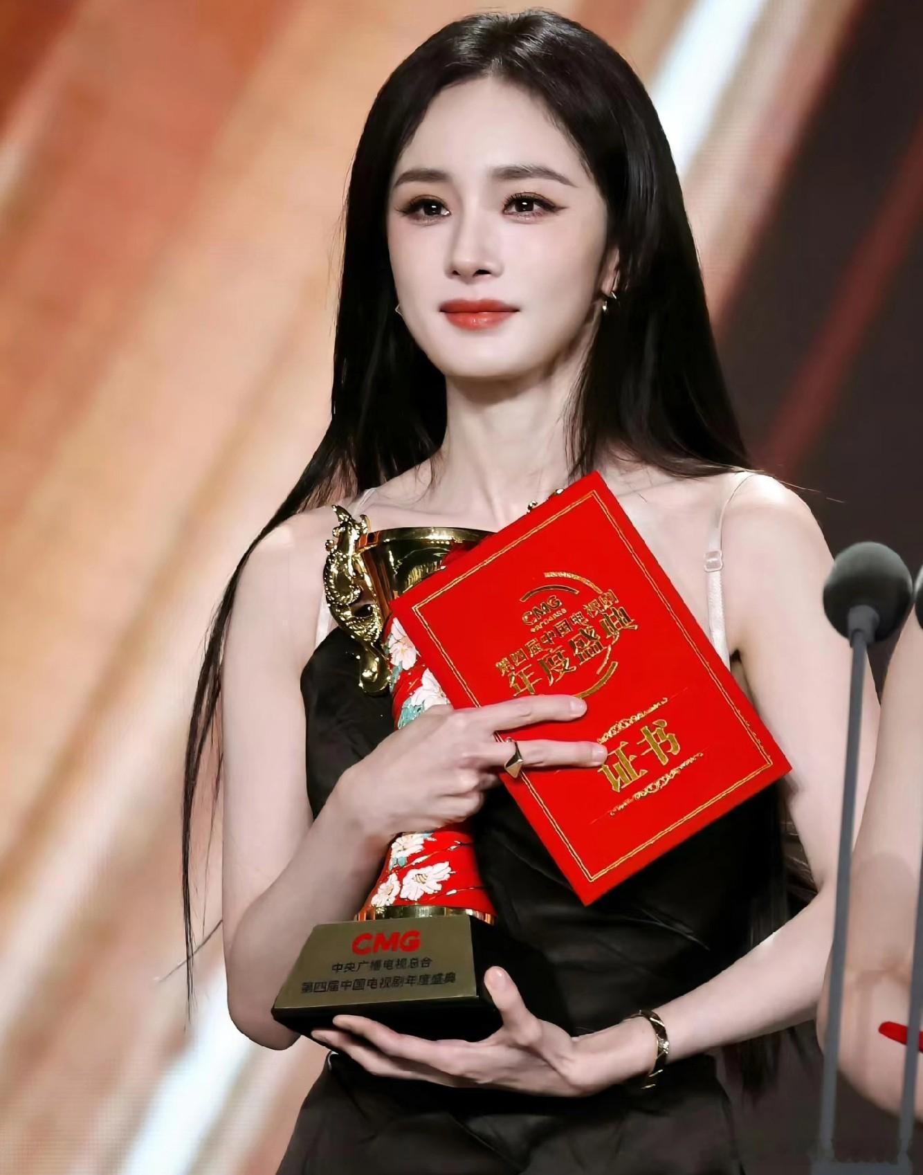 细数一下85花的战绩杨幂-金鹰视后，总台视后，代表作《生万物》赵丽颖-金鹰视后，