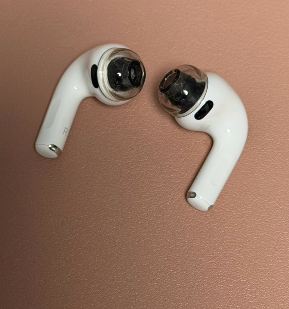一代人有一代人的天选耳机从老式头戴听歌设备，到MP3搭配有线耳塞，再到如今降噪真