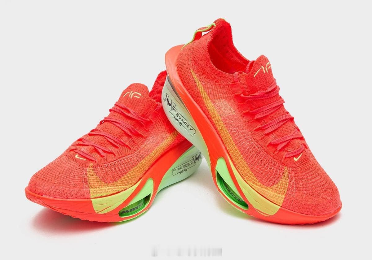耐克 Nike Alphafly 3 中底的内容又换了新项目，把上市时间写上了[