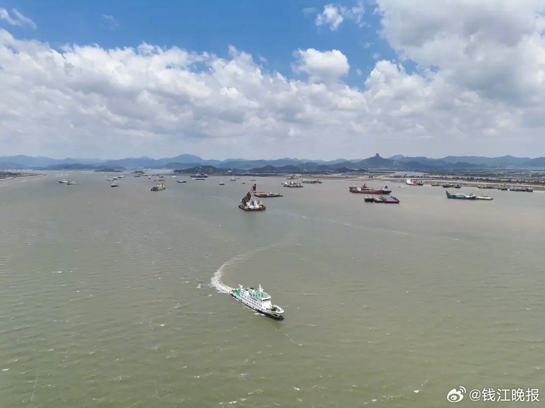 #浙江海事局启动Ⅰ级防台应急响应#8月7日，据浙江天气消息，台风“白海豚”或将于