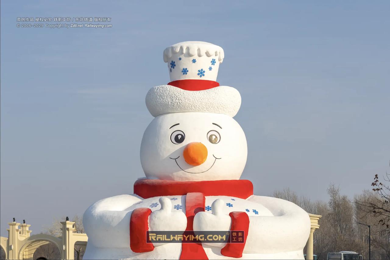 太阳岛雪博会挖出野生黑悟空！
太阳岛雪博会又上新啦！自从挖出野生大雪人后，野生小