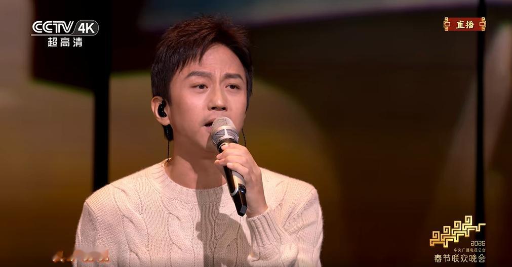 谁能想到，春晚最催泪的瞬间来自邓超！以为是来活跃气氛的，结果一首《妈妈有座电影院