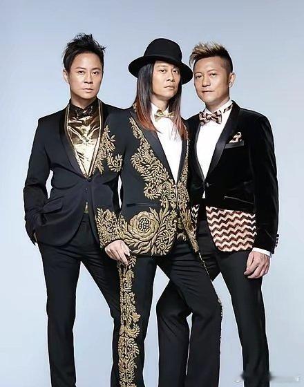 我虽然是个beyond乐队的歌迷，但实事求是来讲:beyond.当年输给草猛一点