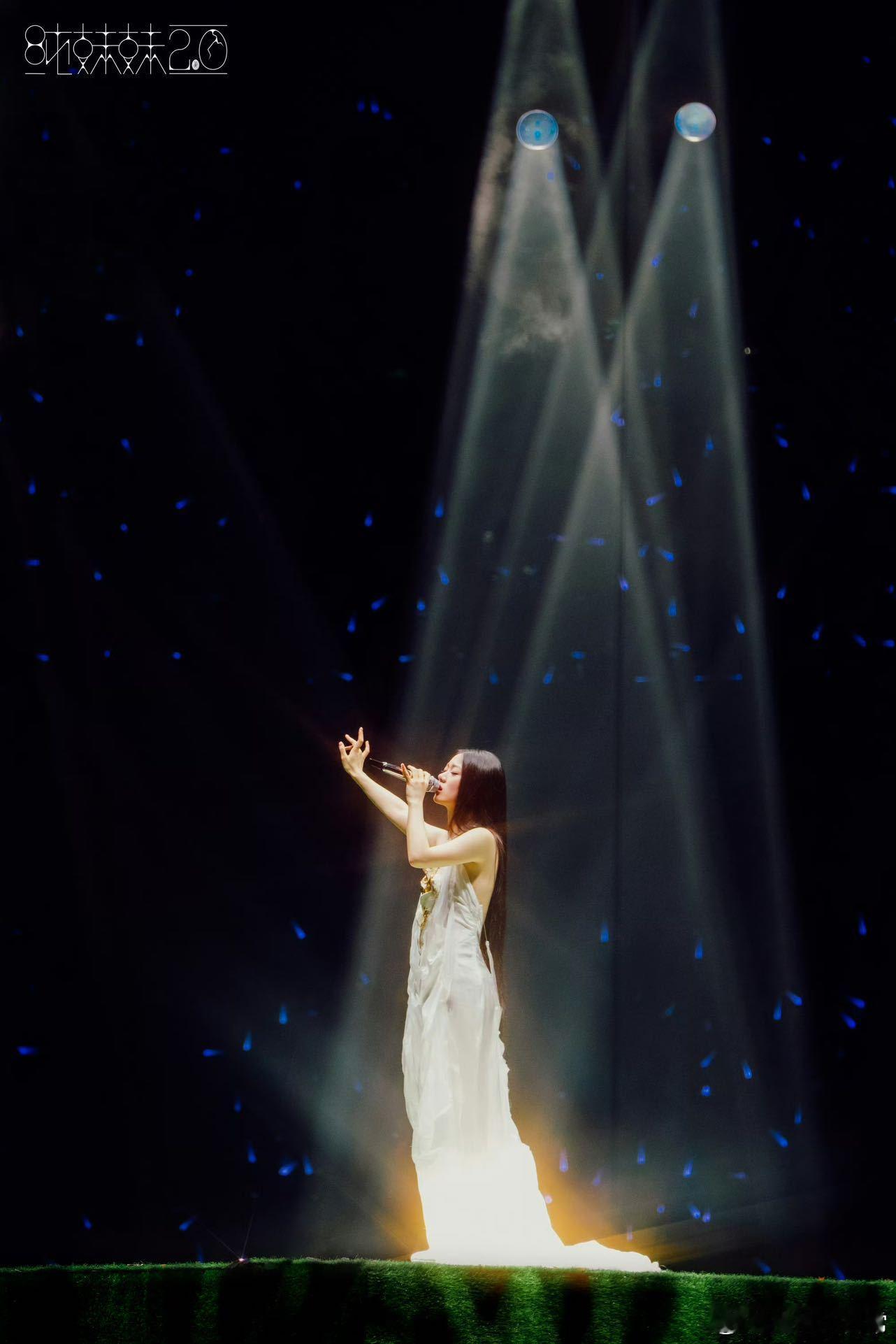 单依纯一套更比一套夯单依纯巡演高定大赏被单依纯巡演造型惊艳到，纯妹妹2.0舞台穿