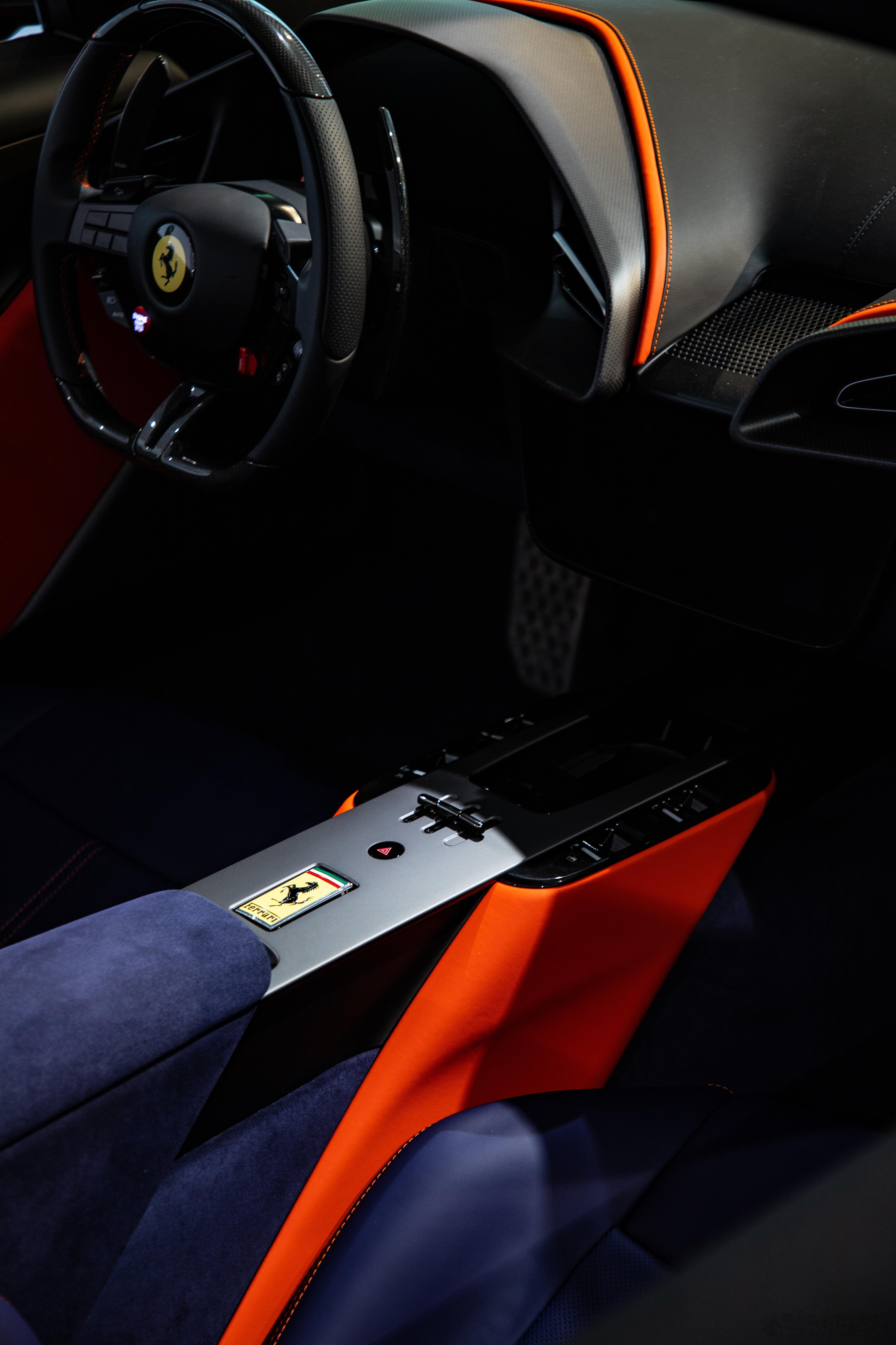 又来casa Ferrari拍法拉利啦！全新车型 全新配色Rosso tramo