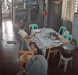 地震时候的一幕，不得不说，看着有点心酸！[流泪][流泪]